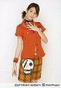 【中古】生写真(ハロプロ)/アイドル/Berryz工房 Berryz工房/菅谷梨沙子/膝上・左手パー胸・衣装オレンジ・黒いチョーカー・ズボンに飾り/公式生写真