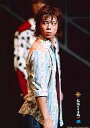 【中古】生写真(ジャニーズ)/アイドル/Kis-My-Ft2 Kis-My-Ft2/北山宏光/ライブフォト・膝上・水色シャツ・目線左・後ろに人・ジーンズ・枠無し/PLAYZONE2009 太陽からの手紙