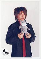 【中古】生写真(ジャニーズ)/アイドル/V6 V6/森田剛/上半身・ジャケット黒・両手人形・背景白/公式生写真(3)