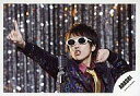 【中古】生写真(ジャニーズ)/アイドル/嵐 嵐/二宮和也/ライブフォト・横型・サングラス・マイク・バストアップ/ワイルドアットハート/公式生写真