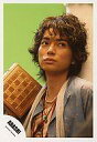 【中古】生写真(ジャニーズ)/アイドル/嵐 嵐/松本潤/バストアップ・衣装水色・ストール・目線上・背景緑/公式生写真