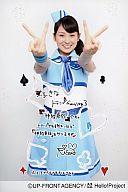 【中古】生写真(ハロプロ)/アイドル/Berryz工房 Berryz工房/菅谷梨沙子/膝上・衣装水色・両手ピース・コメント入り「好きなトランプゲーム」/ポストカードサイズ公式生写真