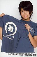 【中古】生写真(ハロプロ)/アイドル/Berryz工房 Berryz工房/徳永千奈美/上半身・Tシャツ青・両手でTシャツ持ち・背景白・口閉じ/ダイエー今池臨時店開催記念/ポストカードサイズ公式生写真