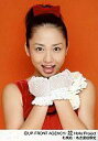【中古】生写真(ハロプロ)/アイドル/Berryz工房 Berryz工房/須藤茉麻/バストアップ・衣装赤・両手グー・背景オレンジ/札幌店・名古屋店限定/公式生写真