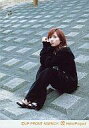 【中古】生写真(ハロプロ)/アイドル/モーニング娘。 モーニング娘。/安倍なつみ/全身・座り・衣装黒・目線上/公式生写真