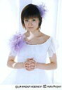 【中古】生写真(ハロプロ)/アイドル/Hello! Project 松浦亜弥/上半身・背景白・ドレス白・花紫・両手お腹・両手合わせる/公式生写真