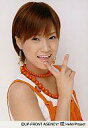 【中古】生写真(ハロプロ)/アイドル/モーニング娘。 モーニング娘。/亀井絵里/衣装オレンジ白・バストアップ・右手ピース・背景白/公式生写真