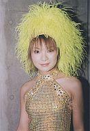 【中古】生写真(ハロプロ)/アイドル/モーニング娘。 モーニング娘。/保田圭/衣装金、被り物黄色・バストアップ・背景コンクリート/公式生写真