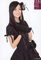【中古】生写真(AKB48・SKE48)/アイドル/NMB48 上西恵/上半身・両手胸・黒衣装/公式生写真