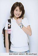【中古】生写真(ハロプロ)/アイドル/Berryz工房 Berryz工房/菅谷梨沙子/上半身・制服・肩にバッグ・左手胸で親指立て/公式生写真