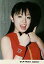 【中古】生写真(ハロプロ)/アイドル/モーニング娘。 モーニング娘。/紺野あさ美/バストアップ・衣装赤・右手リストバンド・両親指突き立て・背景コンクリート/公式生写真 200円