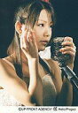 【中古】生写真(ハロプロ)/アイドル/モーニング娘。 モーニング娘。/田中れいな/バストアップ・衣装白・右手頬・左手マイク・右向き・背景黒/公式生写真