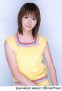 【中古】生写真(ハロプロ)/アイドル/モーニング娘。 モーニング娘。/藤本美貴/上半身・衣装黄色・背景グレー・両手前・目線正面/公式生写真