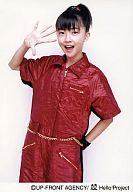 【中古】生写真(ハロプロ)/アイドル/Berryz工房 Berryz工房/熊井友理奈/上半身・衣装赤・右手パー・左手後ろ・背景白/公式生写真