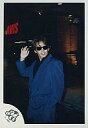 【中古】生写真(ジャニーズ)/アイドル/光GENJI 光GENJI/諸星和己/膝上・衣装青黒・右手パー・サングラス・左手ポケット/公式生写真(3)