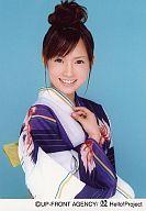 【中古】生写真(ハロプロ)/アイドル/モーニング娘。 モーニング娘。/安倍なつみ/上半身・着物紫白・背景水色・右手胸元・目線正面/公式生写真
