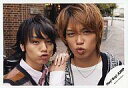 【中古】生写真(ジャニーズ)/アイドル/Hey! Say JUMP Hey! Say! JUMP/伊野尾慧・高木雄也/横型・バストアップ・伊野尾両手高木の肩・ネックレス・カメラ目線/公式生写真