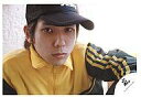 【中古】生写真(ジャニーズ)/アイドル/嵐 嵐/二宮和也/バストアップ・ジャージ黄色、緑・帽子黒/公式生写真