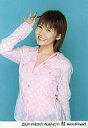 【中古】生写真(ハロプロ)/アイドル/モーニング娘。 モーニング娘。/安倍なつみ/上半身・衣装ピンク・背景水色・右手髪・体斜め左向き/公式生写真
