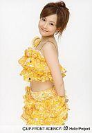 【中古】生写真(ハロプロ)/アイドル/モーニング娘。 モーニング娘。/安倍なつみ/膝上・衣装黄色・両手後ろ/公式生写真