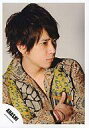 【中古】生写真(ジャニーズ)/アイドル/嵐 嵐/二宮和也/バストアップ・衣装茶、オレンジ、柄模様・両手組み・横向き/公式生写真