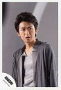 【中古】生写真(ジャニーズ)/アイドル/嵐 嵐/大野智/上半身・ジャケットグレー、黒・目線右・背景グレー・「Your Eyes」/公式生写真