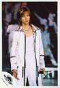 【中古】生写真(ジャニーズ)/アイドル/NEWS NEWS/山下智久/ライブフォト・膝上・衣装白・左手マイク/SUMMARY of Johnnys World/...