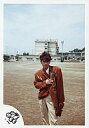 【中古】生写真(ジャニーズ)/アイドル/光GENJI 光GENJI/諸星和己/膝上・赤色ジャケット・インナー白・ズボンベージュ色・右手胸・背景グラウンド・学校/公式生写真