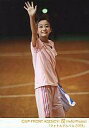 【中古】生写真(ハロプロ)/アイドル/°C-ute °C-ute/萩原舞/膝上・右手パー・左手にタオル・ピンクシャツ・ピンクジャージ「フォト&アルバム 2008...