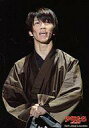 【中古】生写真(ジャニーズ)/アイドル/関西ジャニーズJr. 関西ジャニーズJr./濱田崇裕/上半身・和服カーキ・目線右上/「少年たち 格子無き牢獄」/公式生写真