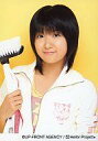 【中古】生写真(ハロプロ)/アイドル/Berryz工房 Berryz工房/徳永千奈美/バストアップ・衣装白・ジャージ・右手デッキブラシ・口閉じ・背景黄色/公式生...