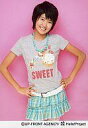 【中古】生写真(ハロプロ)/アイドル/Berryz工房 Berryz工房/徳永千奈美/膝上・衣装Tシャツ灰色・ネックレス・両手腰・背景ピンク/公式生写真