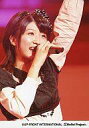 【中古】生写真(ハロプロ)/アイドル/Berryz工房 Berryz工房/徳永千奈美/衣装白黒・上半身・マイク・背景赤・ライブフォト/公式生写真