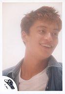 【中古】生写真(ジャニーズ)/アイドル/SMAP SMAP/香取慎吾/バストアップ・デニムジャケット・インナー白・目線右・笑顔・背景白/公式生写真