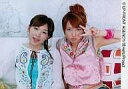 【中古】生写真(ハロプロ)/アイドル/モーニング娘。 モーニング娘。/辻希美・加護亜依/横型・バストアップ・衣装水色・ピンク・辻左手ピース/公式生写真
