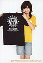 【中古】生写真(ハロプロ)/アイドル/Berryz工房 Berryz工房/熊井友理奈/膝上・Tシャツ黄色・両手Tシャツ黒・背景白/公式生写真