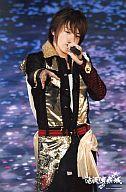 【中古】生写真(ジャニーズ)/アイドル/Kis-My-Ft2 Kis-My-Ft2/玉森裕太/ライブフォト 膝上 衣装金黒 左手マイク 右手上げ 2L 枠無し 背景紫/滝沢演舞城2007