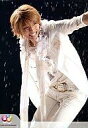 【中古】生写真(ジャニーズ)/アイドル/NEWS NEWS/手越祐也/ライブフォト・膝上・衣装白・目線右・左手上げ「Johnny’s web」/公式生写真
