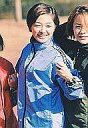 【中古】生写真(ハロプロ)/アイドル/モーニング娘。 モーニング娘。/市井紗耶香/上半身・衣装青・隣に中澤裕子・枠無し/公式生写真
