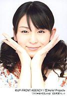 【中古】生写真(ハロプロ)/アイドル/Berryz工房 Berryz工房/菅谷梨沙子/顔アップ・衣装白・両手開き・背景白/”””2008神宮外苑花火大会””記念”