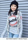 【中古】生写真(ハロプロ)/アイドル/°C-ute °C-ute/中島早貴/膝上・グレーシャツ・黒・白のチェック柄ストール・背景グレー・黒のニット帽・ジーンズ・笑顔/公式生写真