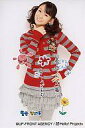 【中古】生写真(ハロプロ)/アイドル/Berryz工房 Berryz工房/菅谷梨沙子/衣装赤グレー・膝上・左手腰・暑中お見舞い/ポストカードサイズ公式生写真