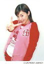【中古】生写真(ハロプロ)/アイドル/Hello!Project 松浦亜弥/上半身・衣装赤.ピンク・右手ピース・体斜め・背景白/公式生写真