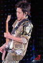 【中古】生写真(ジャニーズ)/アイドル/嵐 嵐/二宮和也/ライブフォト 膝上 衣装カーキ ギター 背景白黒/ARASHI FIRST CONCERT 2006 in Soul