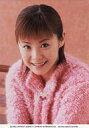 【中古】生写真(ハロプロ)/アイドル/Hello! Project Hello! Project/松浦亜弥/バストアップ・衣装ピンクのセーター・座り・笑顔・背景オレンジ/公式生写真