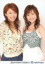 【中古】生写真(ハロプロ)/アイドル/Hello! Project Hello! Project/里田まい・安倍なつみ/上半身・衣装黄色・ベージュ・グレー・笑顔/公式生写真