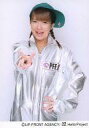 【中古】生写真(ハロプロ)/アイドル/モーニング娘。 モーニング娘。/辻希美/膝上・衣装銀・右手ピース・左手腰・帽子緑/公式生写真