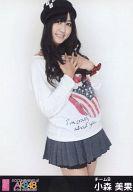 【中古】生写真(AKB48・SKE48)/アイドル/AKB48 小森美果/膝上/DOCUMENTARY OF AKB48 to be continued 10年後、少女たちは今の自分に何を思うのだろう?/映画前売特典