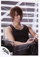 【中古】生写真(ジャニーズ)/アイドル/KinKi Kids Kinki Kids/堂本光一/膝上・座り・タンクトップ黒・..