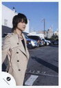 【中古】生写真(ジャニーズ)/アイドル/Kinki Kids Kinki Kids/堂本光一/膝上・コートベージュ・体右向き・背景車・野外/公式生写真